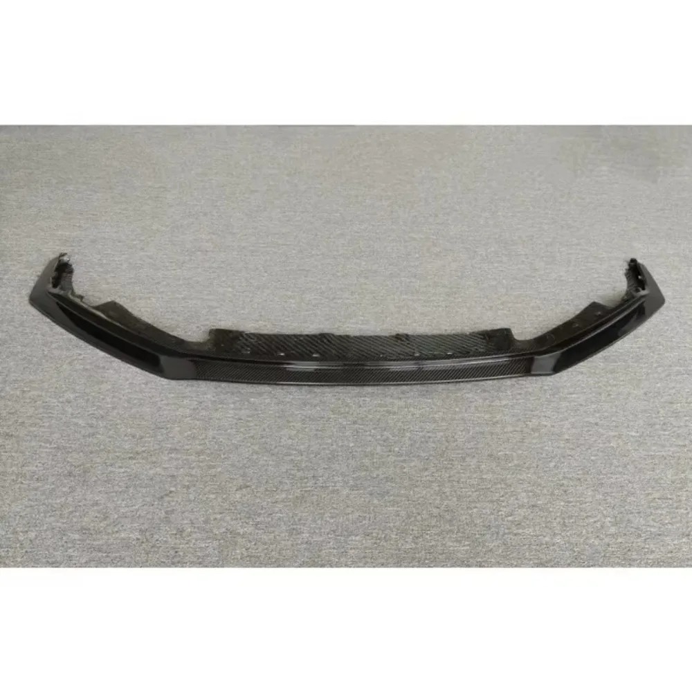 High Quality Dry Carbon Fiber Performance Style Front Lip for  R8